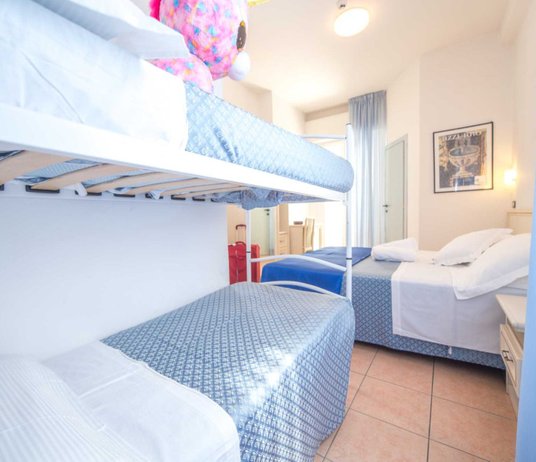 media.Camera_Quadrupla_Elite_Cattolica