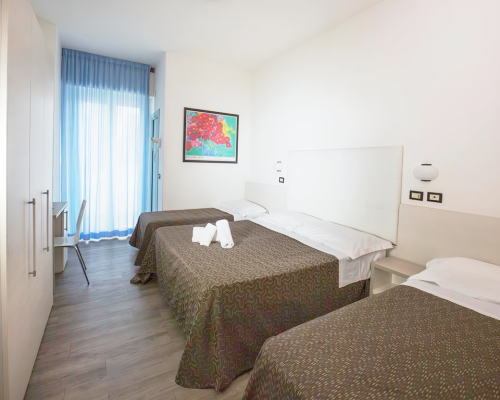 media.CAMERA FAMILY  4-5 LETTI (Copy)_waifu2x_photo_noise2